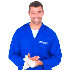 Técnico da Samsung sorrindo.